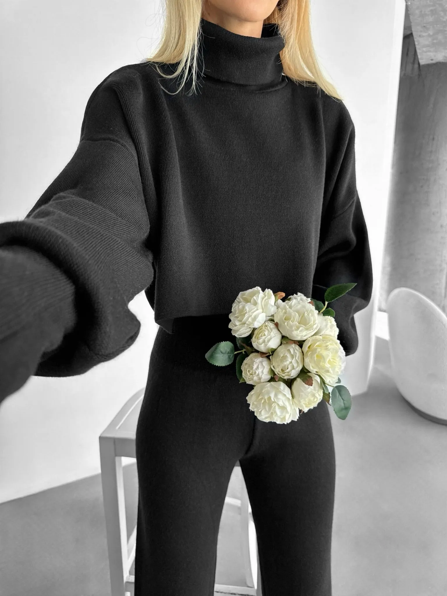 Crop Collar Sweater - Black
