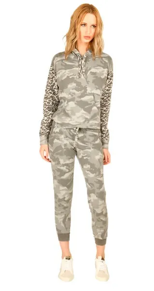 Last Chance! Vintage Havana Mix Print Boxy Crop Hoodie V7763